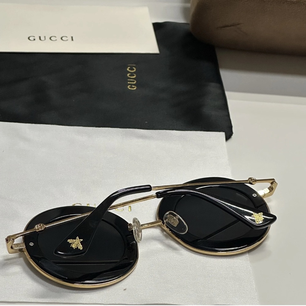 Gucci Black and Gold Sunglasses with Script Detail - Picture 2 of 8